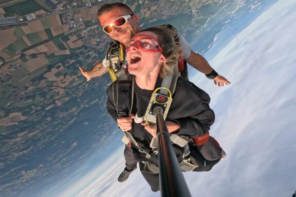 Chute libre et sourire en Auvergne